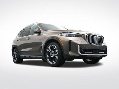 Used 2025 BMW X5 xDrive50e w/ Executive Package image 29