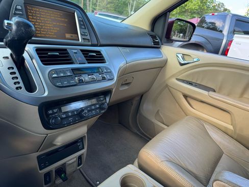 Used 2010 Honda Odyssey Touring image 21