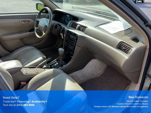 Used 2000 Toyota Camry XLE w/ Value Pkg 2 FWD image 16