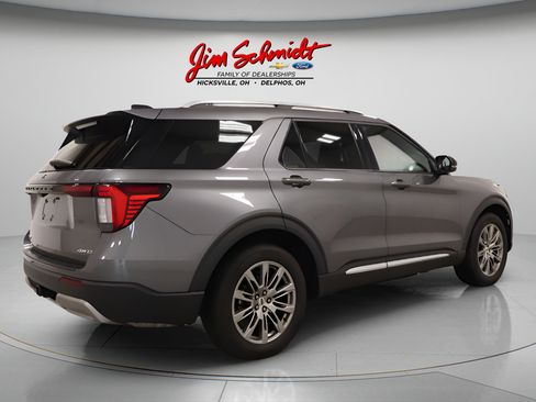 Used 2025 Ford Explorer Platinum AWD/4WD image 6