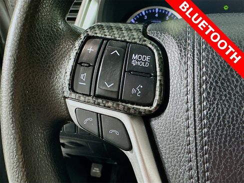 Used 2019 Toyota Highlander LE image 34