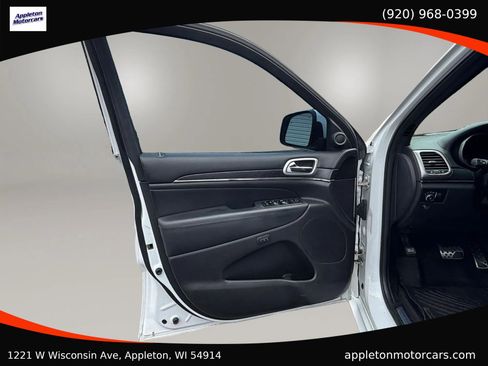Used 2018 Jeep Grand Cherokee Overland AWD/4WD image 25