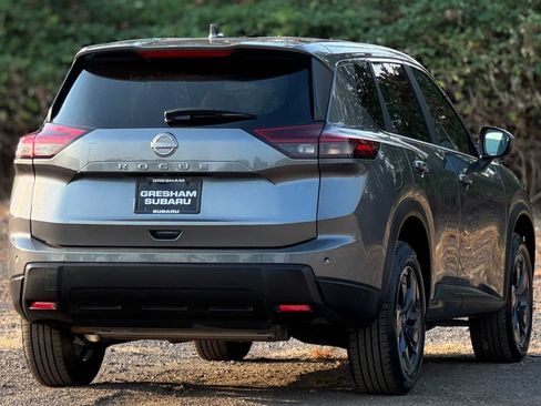 Used 2025 Nissan Rogue SV FWD image 7