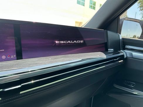 Used 2025 Cadillac Escalade Sport RWD image 35