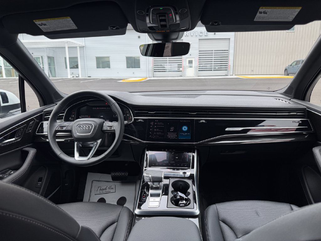 Used 2025 Audi Q7 3.0T Premium Plus AWD/4WD image 25