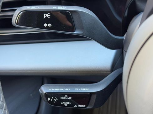 Used 2020 Porsche Taycan 4S image 23