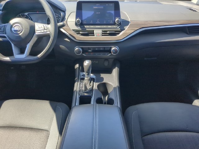 Used 2025 Nissan Altima 2.5 SV FWD image 16