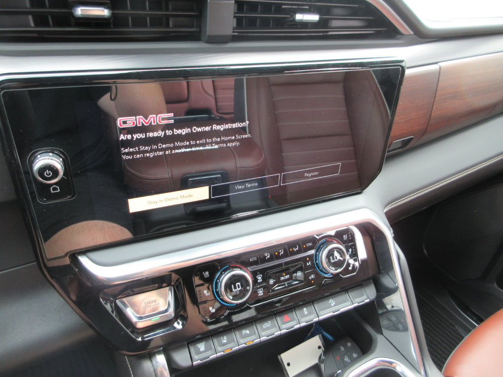 Certified 2026 GMC Sierra 2500 Denali Ultimate AWD/4WD image 32