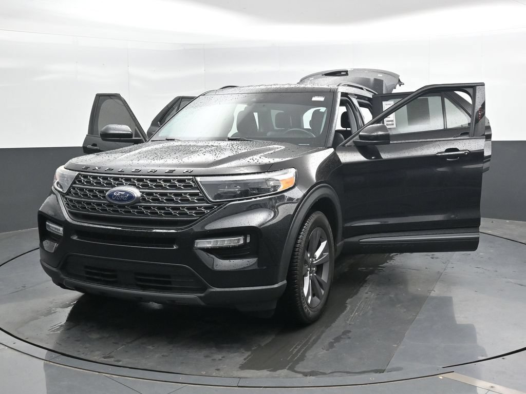 Used 2022 Ford Explorer XLT w/ Equipment Group 202A AWD/4WD image 51