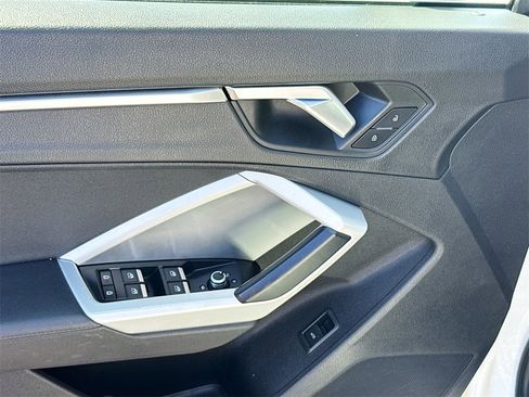 Used 2021 Audi Q3 2.0T Premium image 19