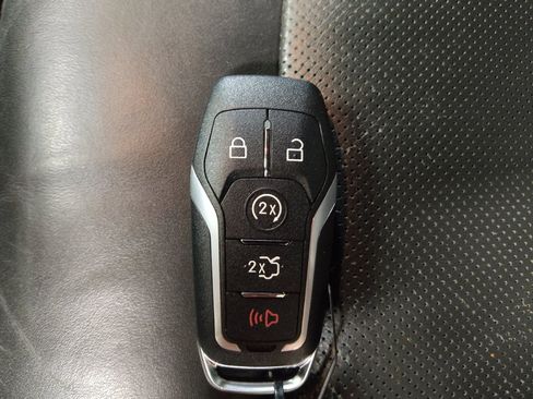 Used 2017 Ford Explorer Platinum AWD/4WD image 32