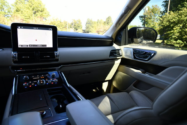 Used 2019 Lincoln Navigator Reserve AWD/4WD image 26