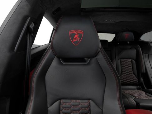 Used 2022 Lamborghini Urus image 55
