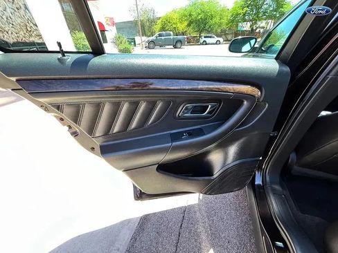 Used 2013 Ford Taurus Limited FWD image 12
