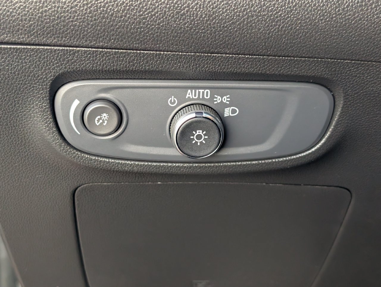 Used 2024 Buick Encore GX Preferred FWD image 23