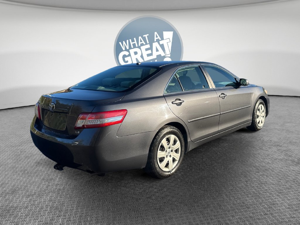 Used 2011 Toyota Camry LE FWD image 3