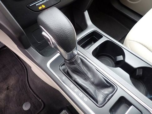 Used 2018 Ford Escape SE w/ Ford Safe & Smart Package image 25