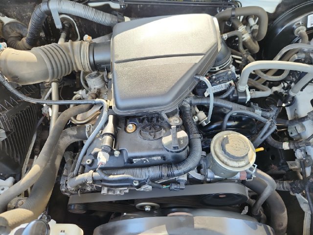 Used 2018 Toyota Tacoma SR RWD image 14