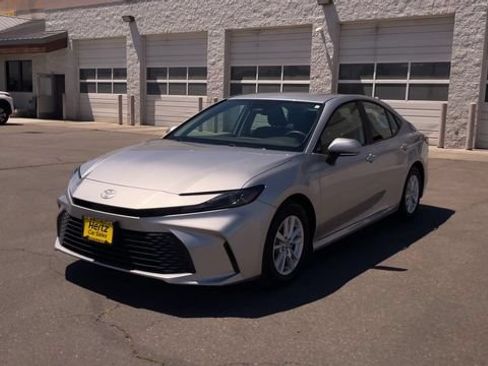 Used 2026 Toyota Camry LE FWD image 5