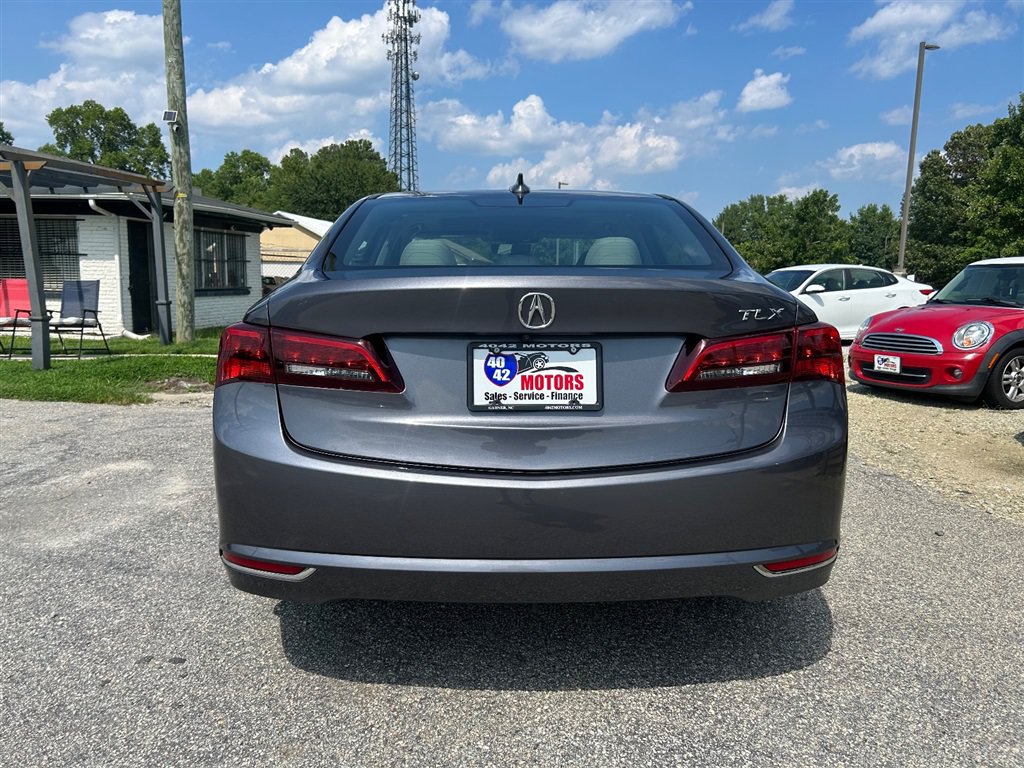 Used 2017 Acura TLX w/ Technology Package FWD image 4