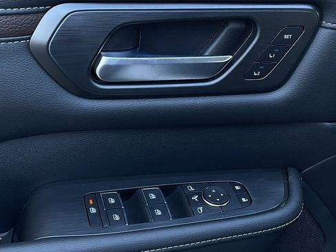 New 2026 Nissan Armada SL image 12