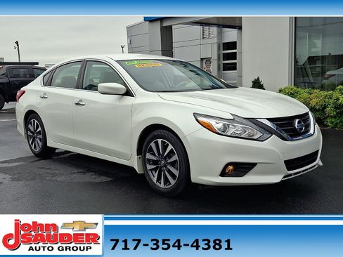 Used 2017 Nissan Altima 2.5 SV FWD image 1