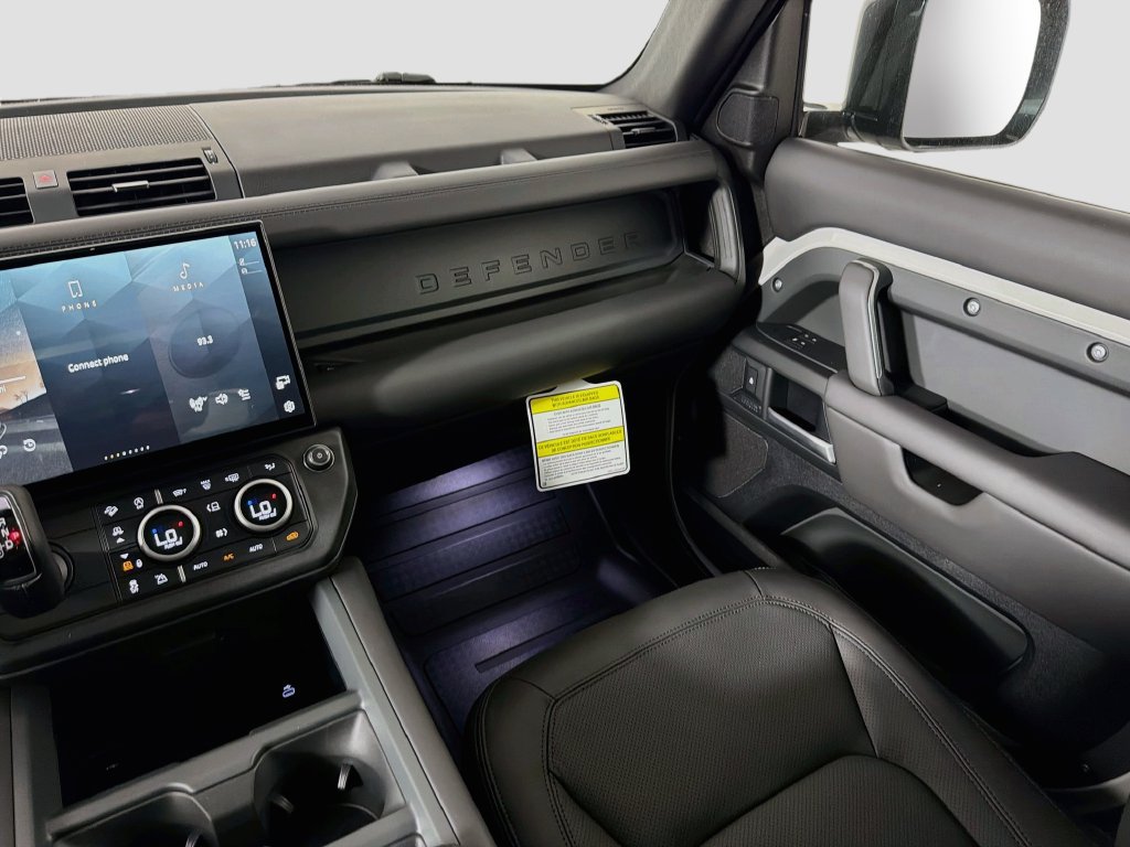 New 2026 Land Rover Defender 110 X-Dynamic SE AWD/4WD image 25
