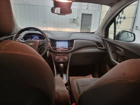 Used 2018 Chevrolet Trax LS AWD/4WD image 31