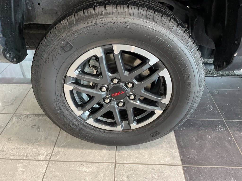 Certified 2025 Toyota Tacoma TRD Sport w/ TRD Sport Premium Package AWD/4WD image 7