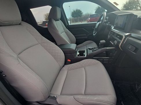 Used 2025 Toyota Tacoma SR5 image 10