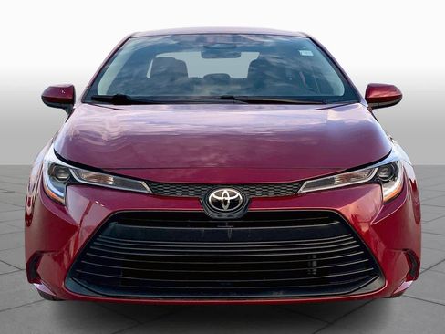 Used 2023 Toyota Corolla LE image 3