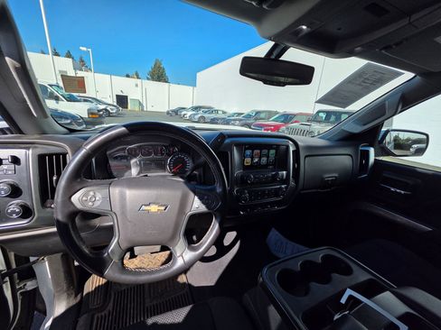 Used 2019 Chevrolet Silverado 2500 LT AWD/4WD image 12