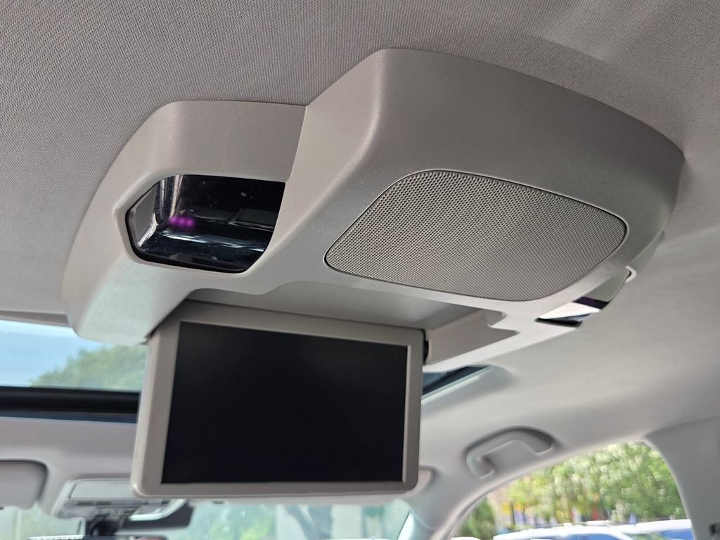 Used 2021 Honda Pilot Touring image 16