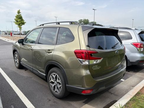 Certified 2024 Subaru Forester Premium AWD/4WD image 4
