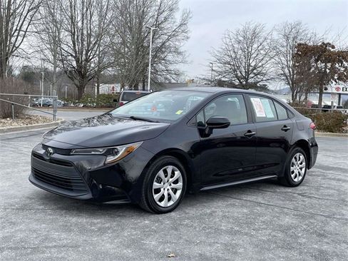 Used 2023 Toyota Corolla LE image 1