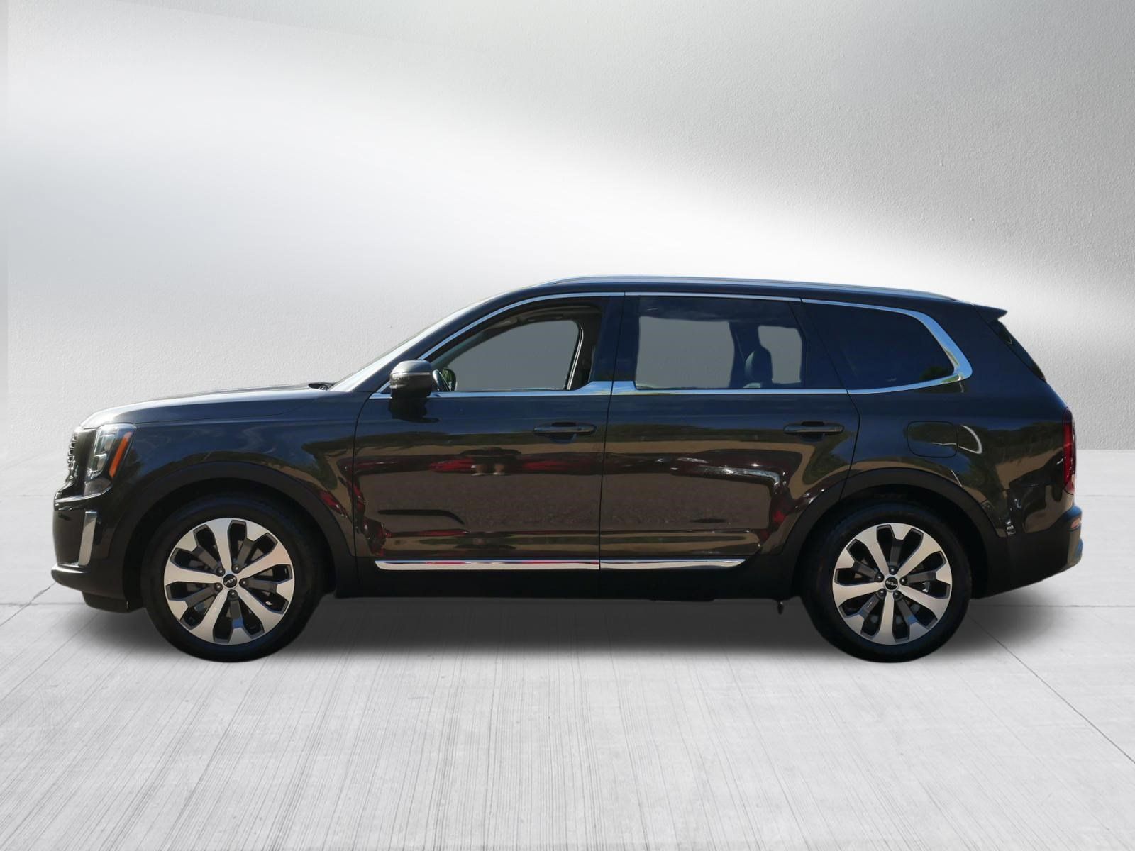 Certified 2022 Kia Telluride EX w/ EX Premium Package AWD/4WD image 4
