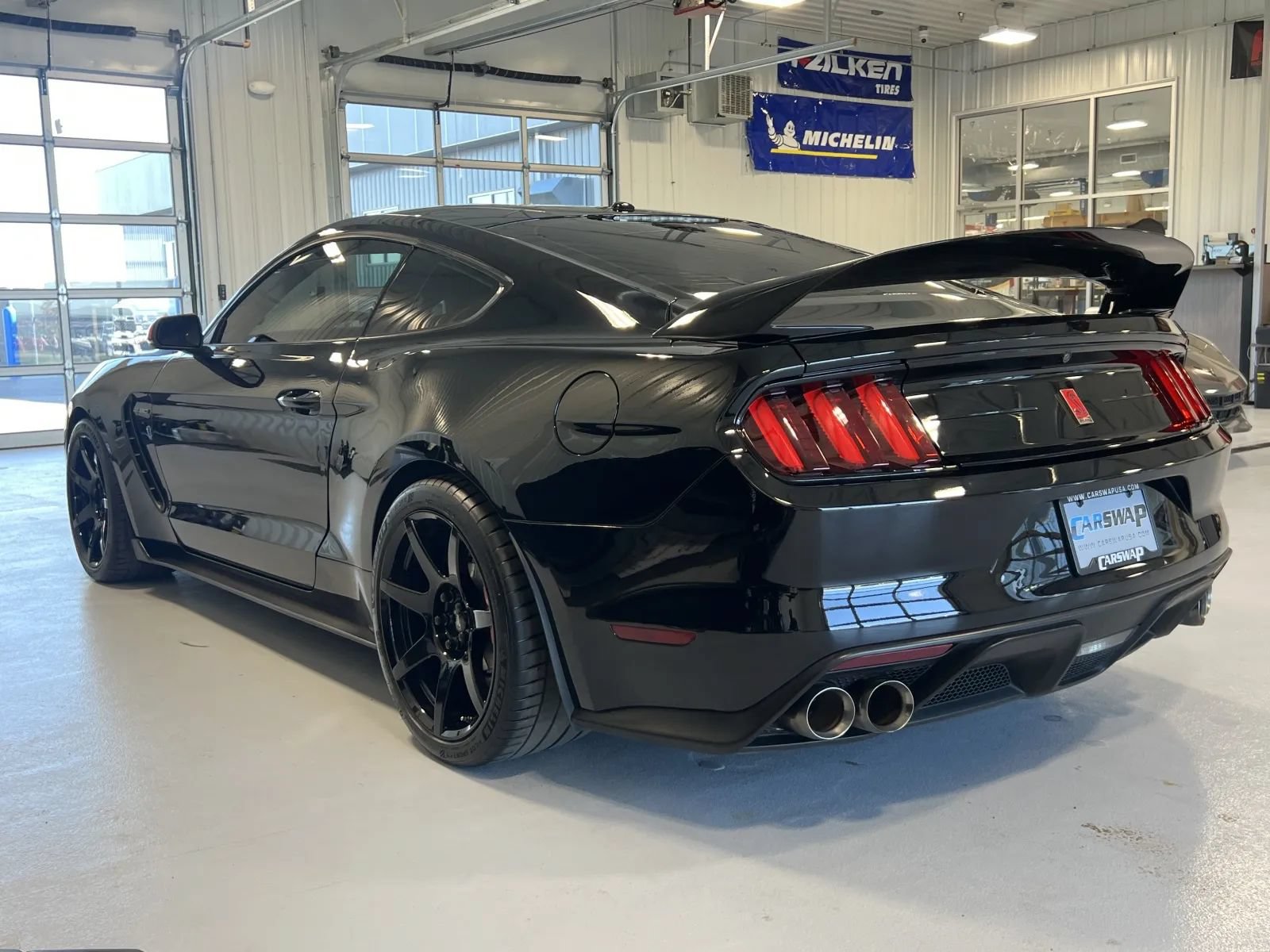 Used 2019 Ford Mustang Shelby GT350R w/ GT350R Equipment Group 920A RWD image 5