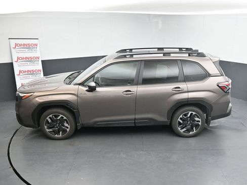Used 2025 Subaru Forester Premium w/ Protection Package (1PH) image 13