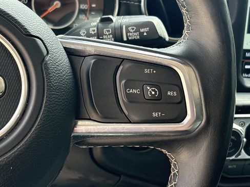 Used 2020 Jeep Wrangler Unlimited Sahara AWD/4WD image 10