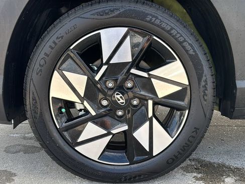 Certified 2024 Hyundai Kona SEL image 28