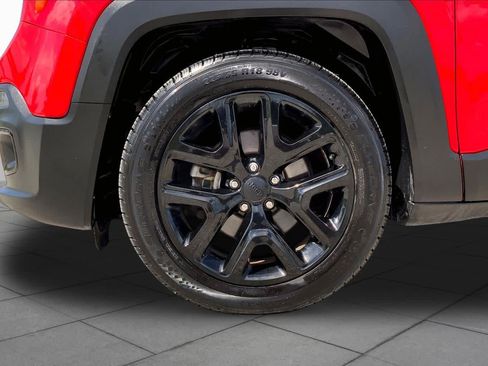 Used 2017 Jeep Renegade Altitude FWD image 11