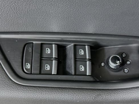 Used 2019 Audi A4 2.0T Premium image 14