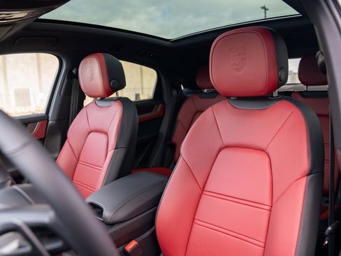 New 2026 Porsche Cayenne S AWD/4WD image 5