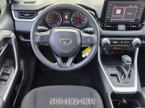 Used 2022 Toyota RAV4 LE FWD image 11
