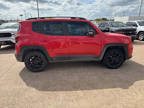 Used 2022 Jeep Renegade Altitude image 8
