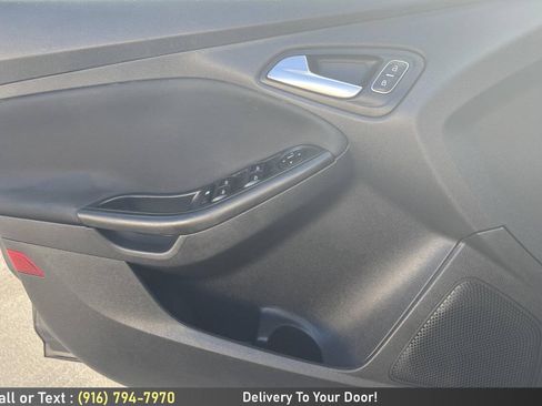Used 2018 Ford Focus SE FWD image 18