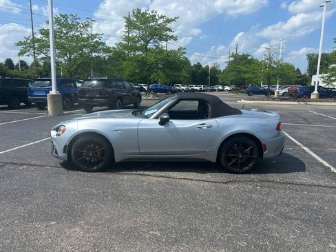 Used 2018 FIAT 124 Spider Abarth w/ Convenience Group RWD image 2