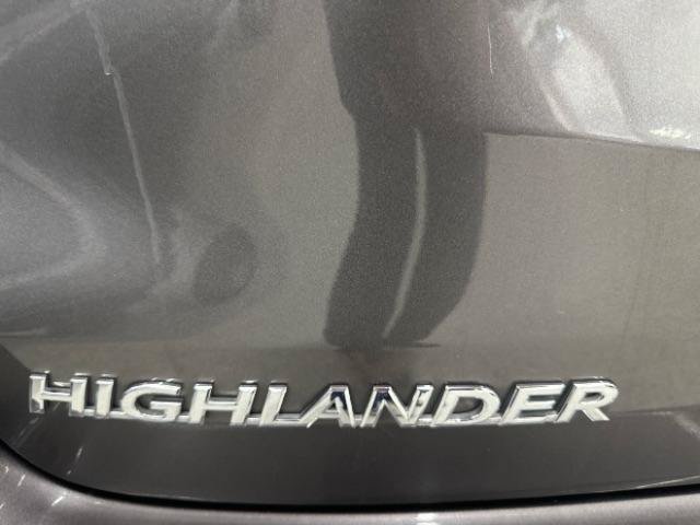 Used 2017 Toyota Highlander XLE AWD/4WD image 36