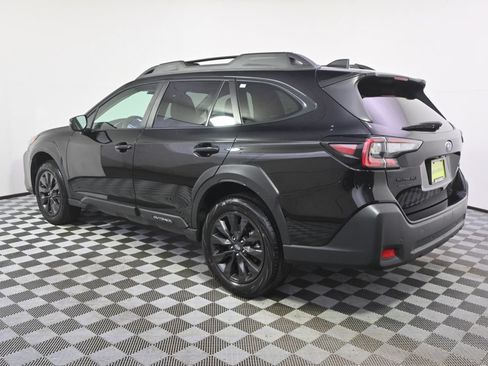 Used 2025 Subaru Outback Onyx Edition AWD/4WD image 3