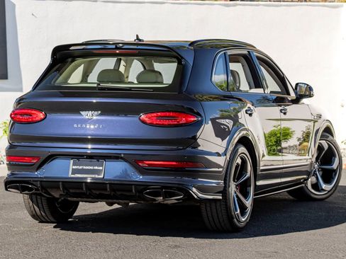 Used 2023 Bentley Bentayga AWD/4WD image 11